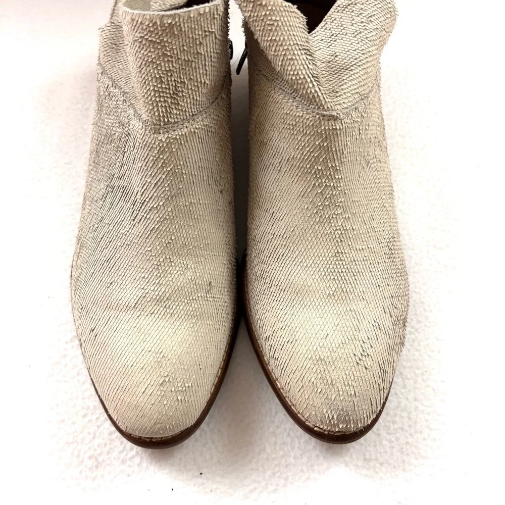 Seychelles Cream Towel‎ Leather SuedeTexture Almond Toe Zip Ankle Booties (9)
